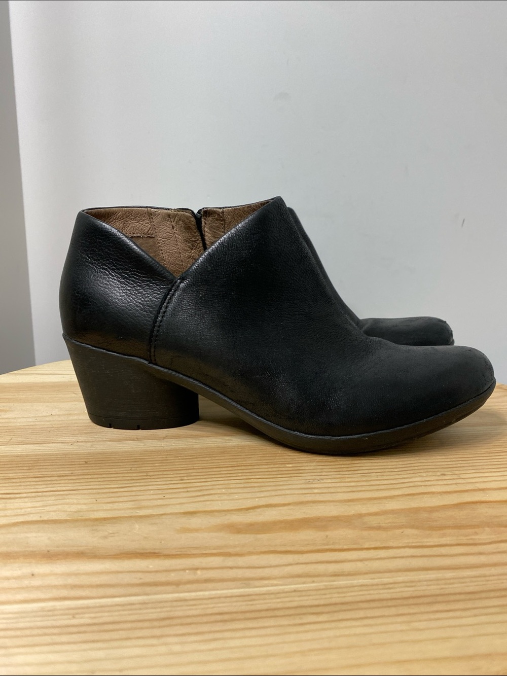 Dansko Raina Burnished Nubuck Zipper Ankle Boots Black Women's EU 39 US 8.5-9